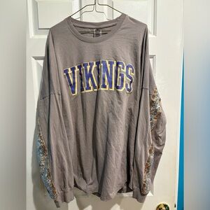 Gameday Couture Vikings long sleeved sequence tshirt top XXL gray taupe